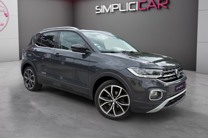VOLKSWAGEN T-CROSS