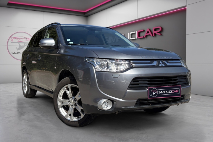 MITSUBISHI OUTLANDER