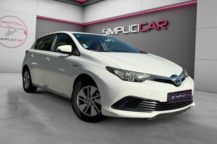 TOYOTA AURIS RC18