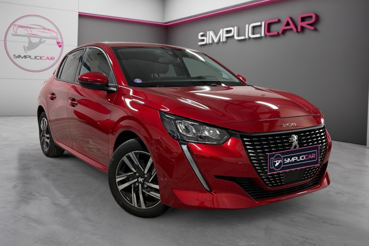 PEUGEOT 208