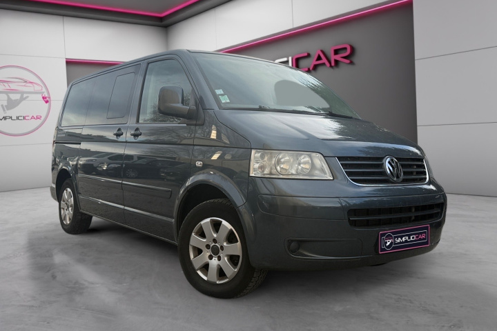 VOLKSWAGEN MULTIVAN