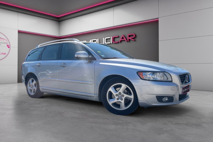 VOLVO V50