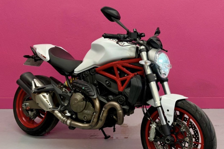 DUCATI MONSTER 821