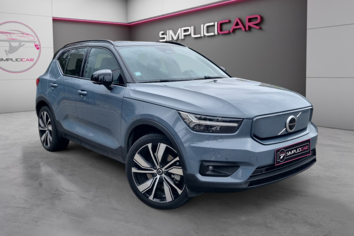 VOLVO XC40